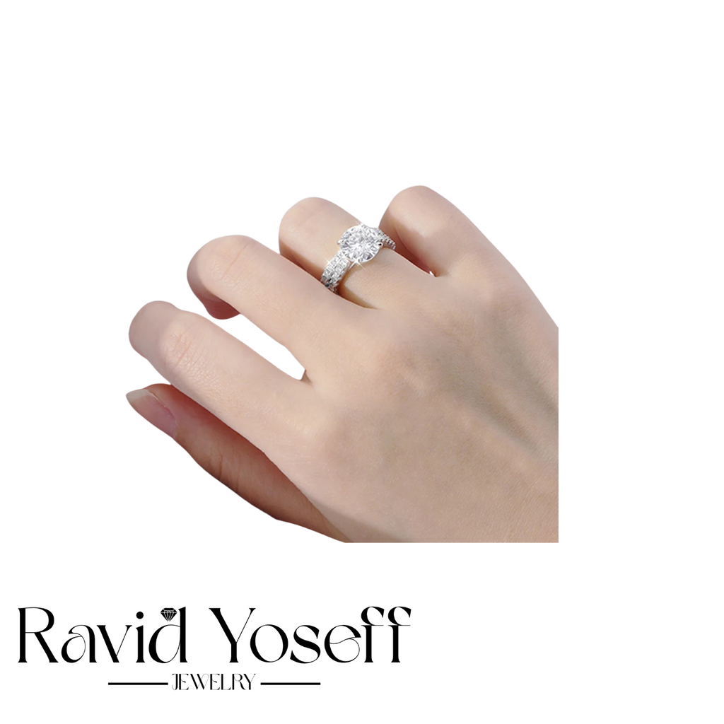 יוקרתית Moissanite טבעת דיאנה